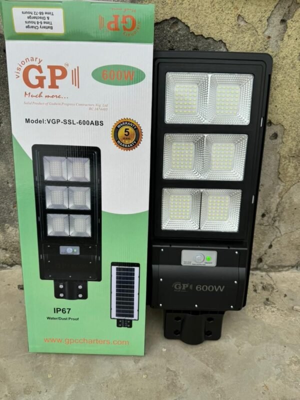 600 Watts Solar Street Light